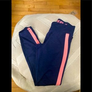 UNDER ARMOUR leggings.